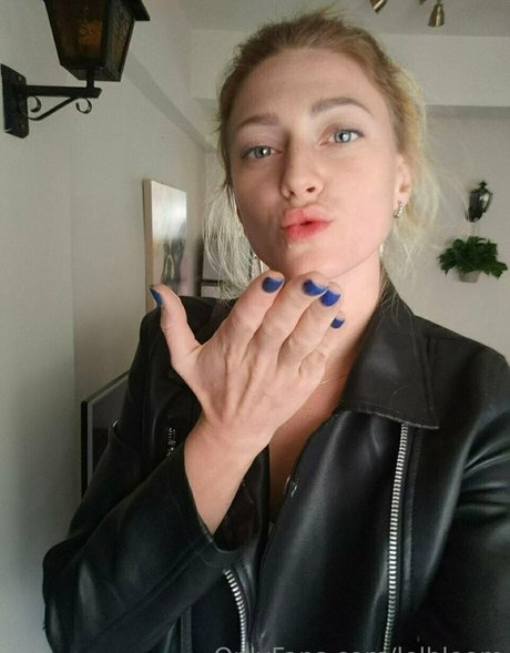 lelbloom model porn photos