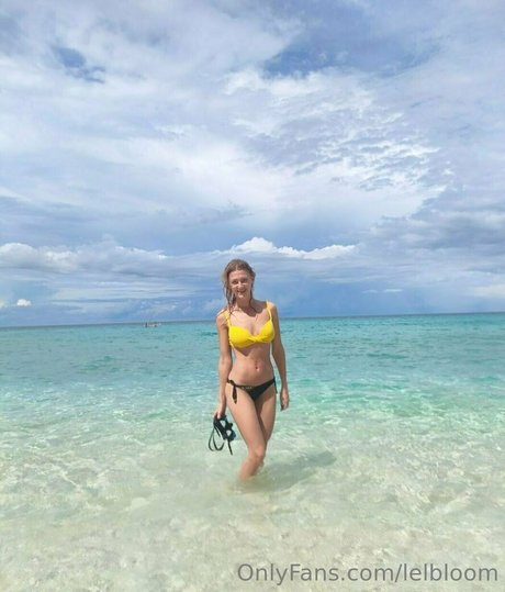 lelbloom sexy model picture