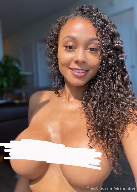 victoriafree model sexy images