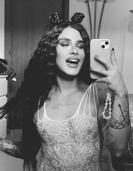 paulamnr23 model top gallery