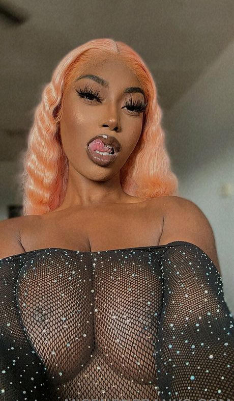 godknowsimbroke pornstar nude photo