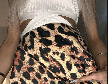 aparisi ts star nude image