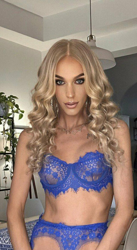 aparisi ts pornstar photos