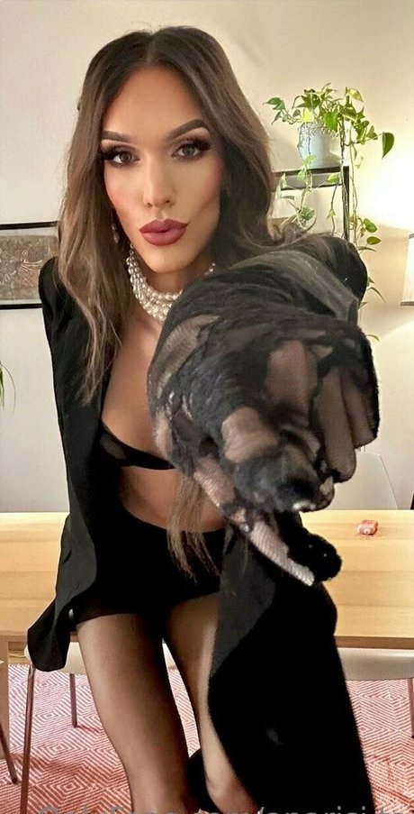 aparisi ts star adult photos