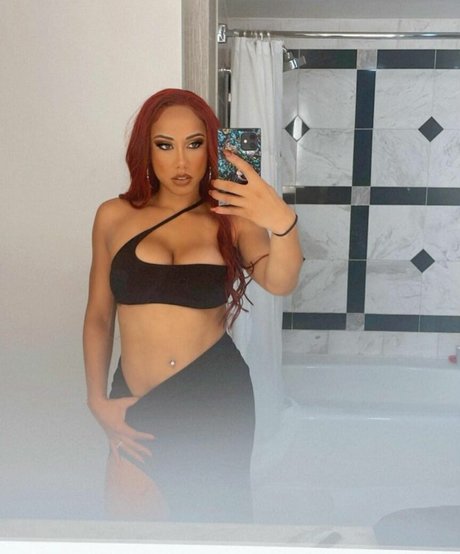 unexpected onlyfans nude picture