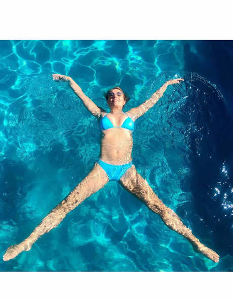 Elizabeth Hurley free model pictures