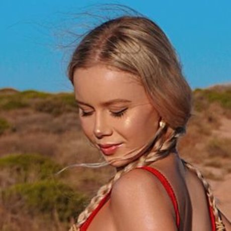 emrose u nude model photos