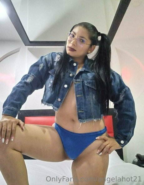 angelahot21 star naked images