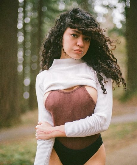 Spicymarii hd model pic