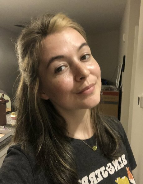 Zhaddie Grey model pretty pics