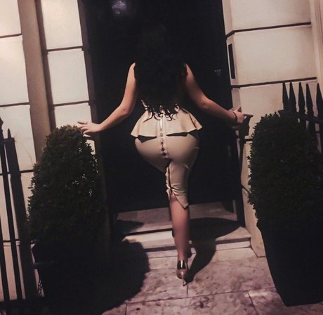 sxmonne sexy model images