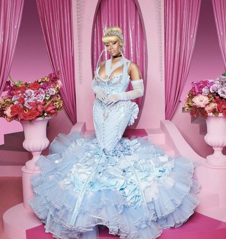 Nicki Minaj model top pics