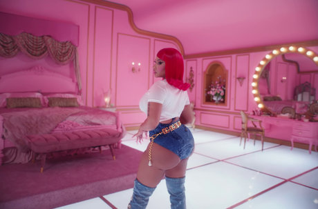 famous nude onlyfans pretty pictures