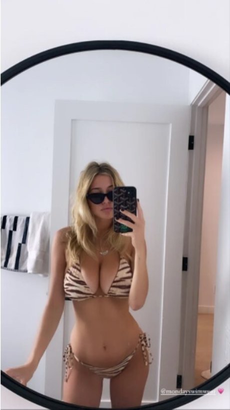 Lindsey Kevitch model high quality img