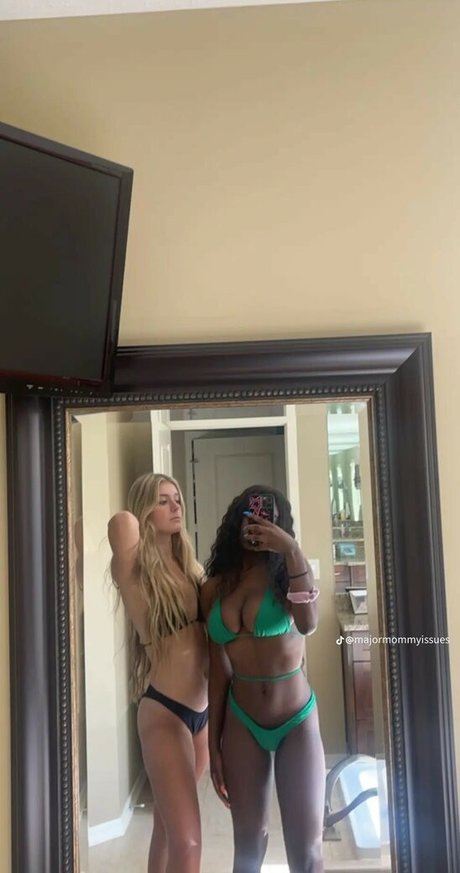 Majormommyissues erotic actress galleries