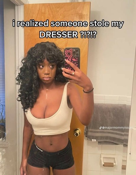 Majormommyissues nudes pornstar photo