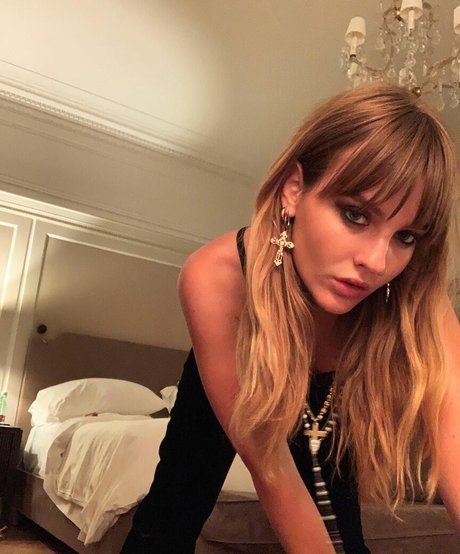 Victoria De Angelis star nice pictures