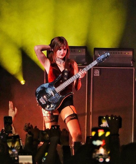 Victoria De Angelis star sex pic