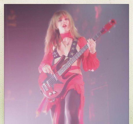 Victoria De Angelis high quality actress pic