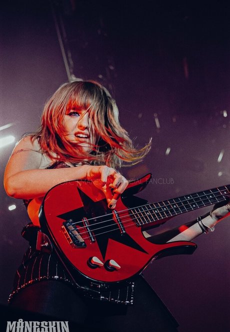 Victoria De Angelis best actress photos