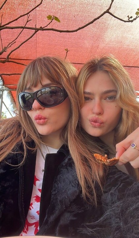 Victoria De Angelis pretty pornstar photo