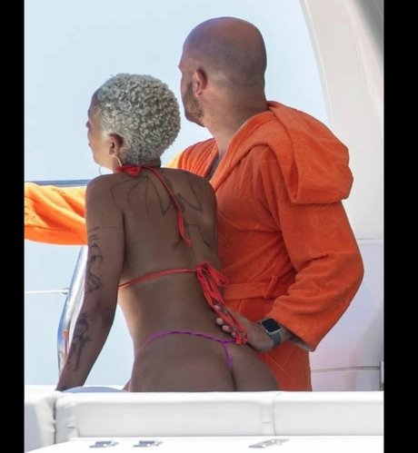 Doja Cat pornstar sexy image