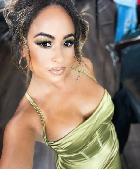 Kayla Braxton star naked pics