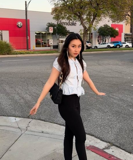 Olivia Sui beautiful model picture