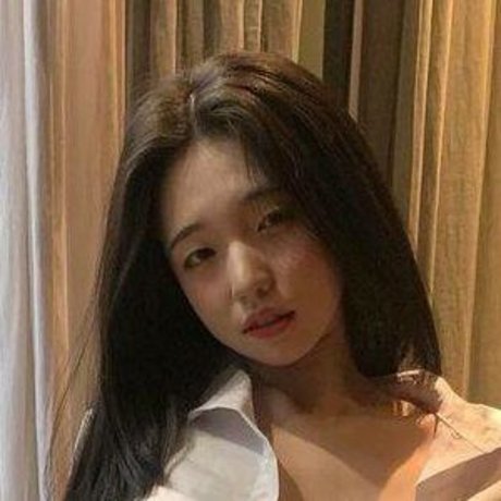 Lee Yeonwoo nude model images