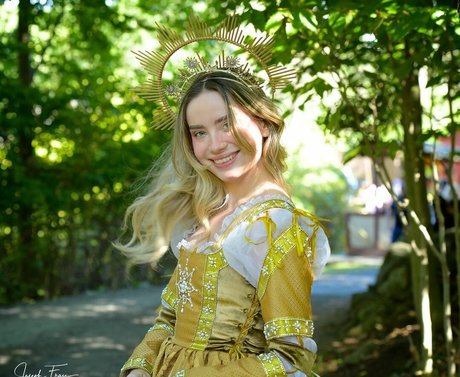 queen astraea model perfect photo