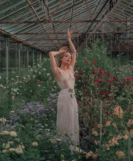 queen astraea erotic actress img