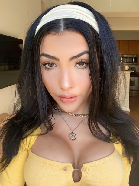 Andrea Botez Ai Porn hd actress pic