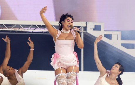 Kali Uchis erotic actress picture