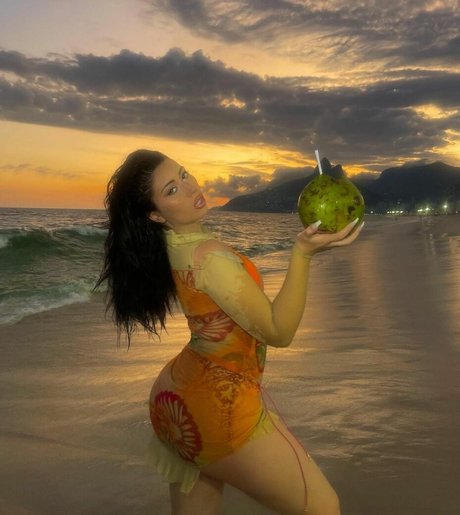 Kali Uchis star perfect pic