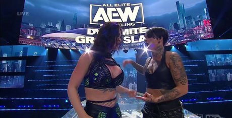 milf glasses onlyfans porno gallery