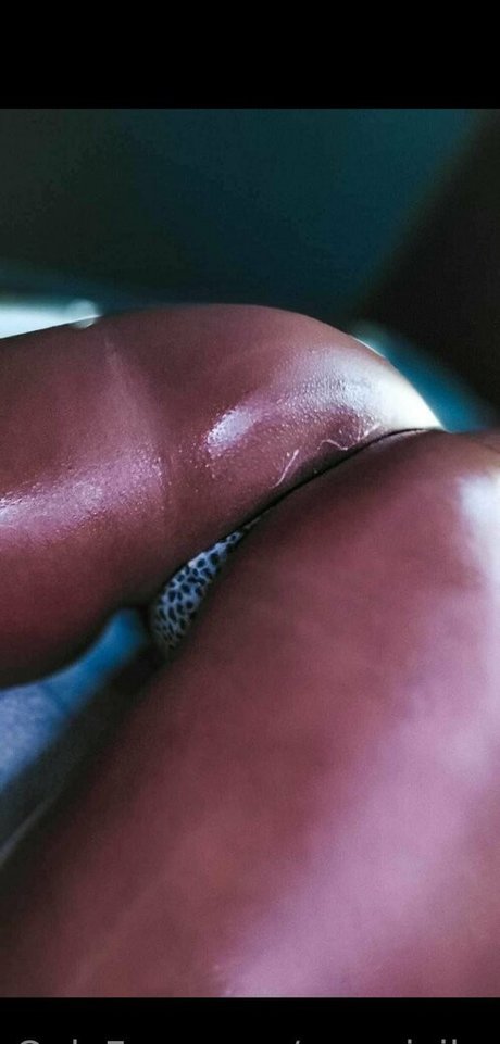 mo vivike model images