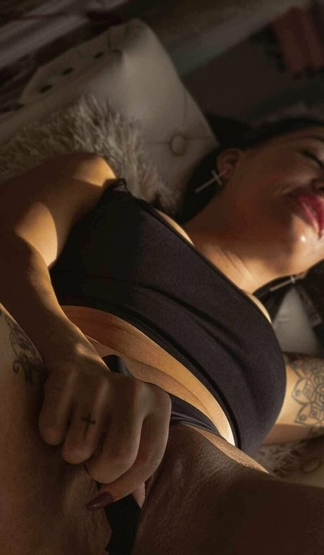 mo vivike hd actress galleries