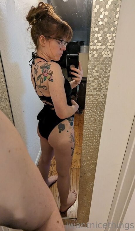 iwantnicethings adult star image