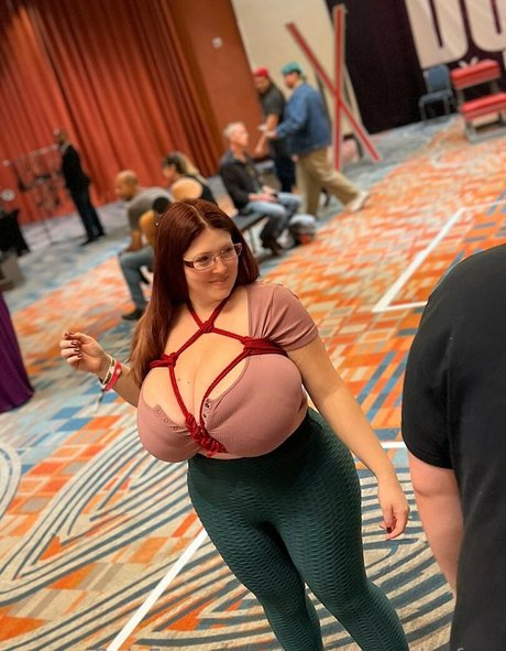 demoraavaricefree pretty actress pic