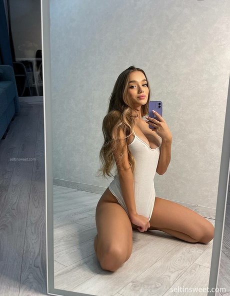 Seltin Sweety pornstar naked image