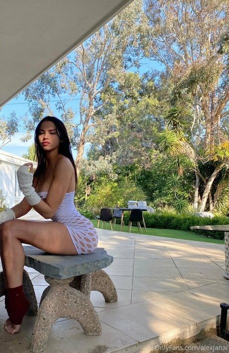 milf handjob onlyfans nudes picture