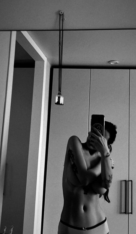 blonde hairy pussy onlyfans nudes pic