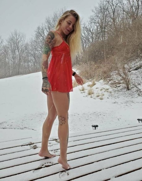 unalome high quality pornstar gallery