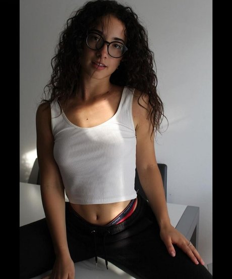 Jennifer Roncato pretty model pic