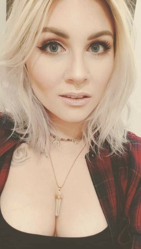 official miss gigi pornstar pretty archive