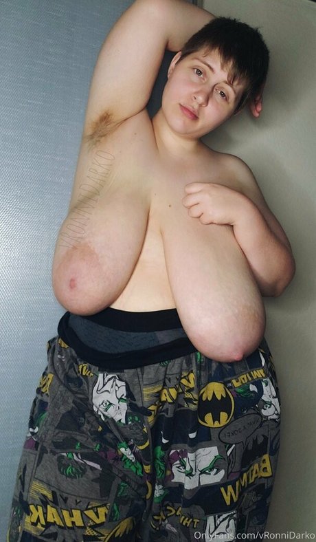 vronnidarko star erotic pictures