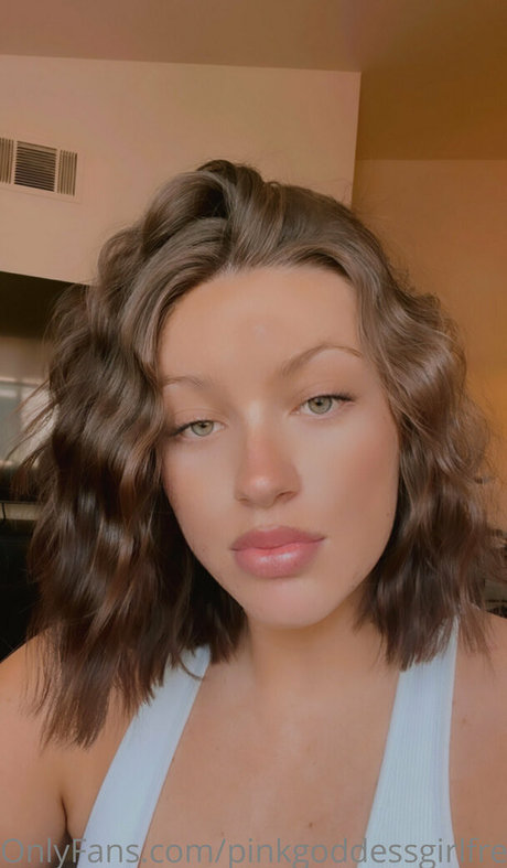 pinkgoddessgirlfree model pictures