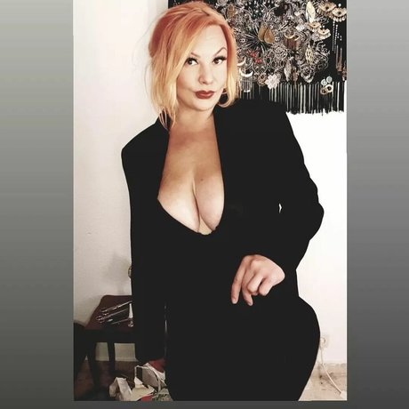 Ming naaa best model pictures