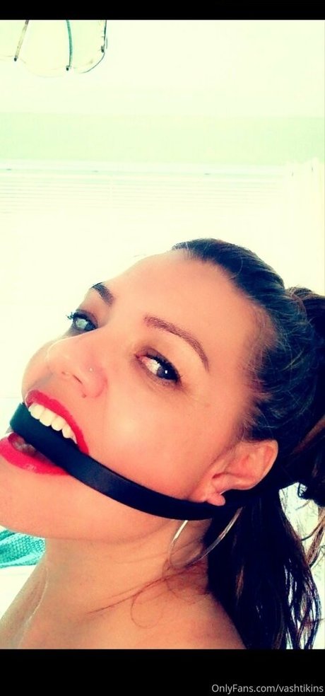 vashtikins pornstar nude img