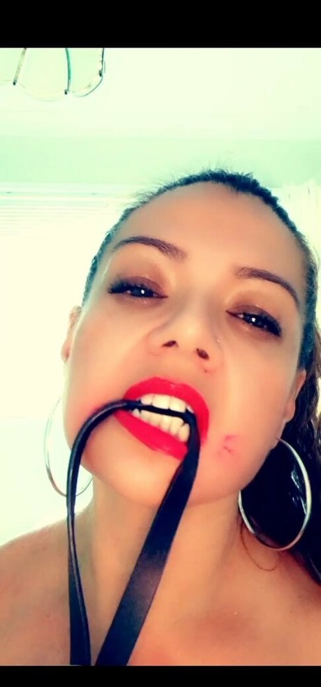 vashtikins naked actress img